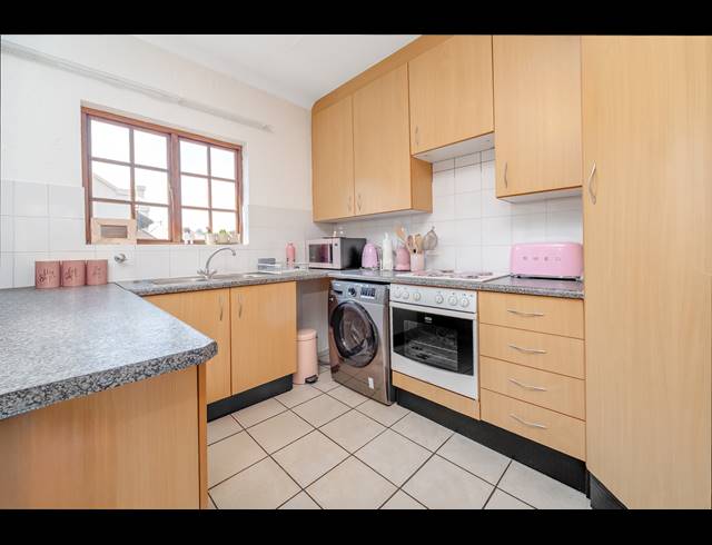 1 BEDROOM APARTMENT FOR SALE IN LONEHILL